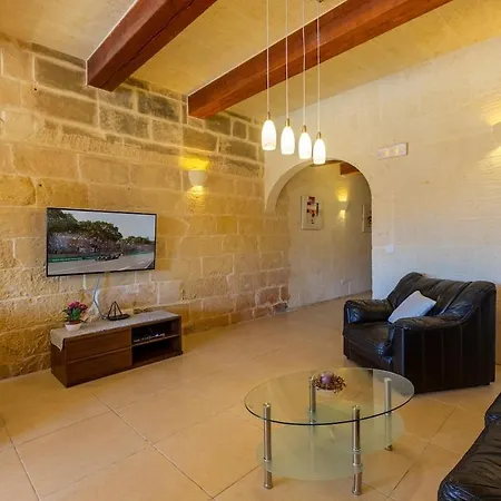 Make A Splash! 3br Farmhouse, Pool & Country Views Vakantiehuis Munxar