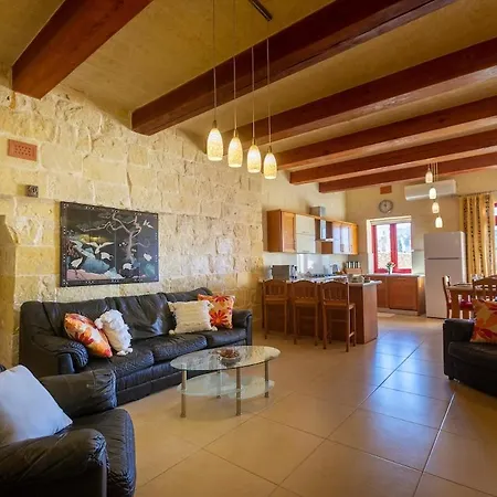 Vakantiehuis Make A Splash! 3br Farmhouse, Pool & Country Views Munxar