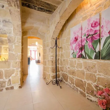 Vakantiehuis Make A Splash! 3br Farmhouse, Pool & Country Views Munxar