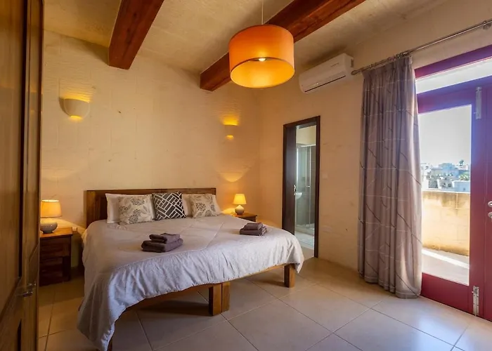 Make A Splash! 3br Farmhouse, Pool & Country Views Munxar