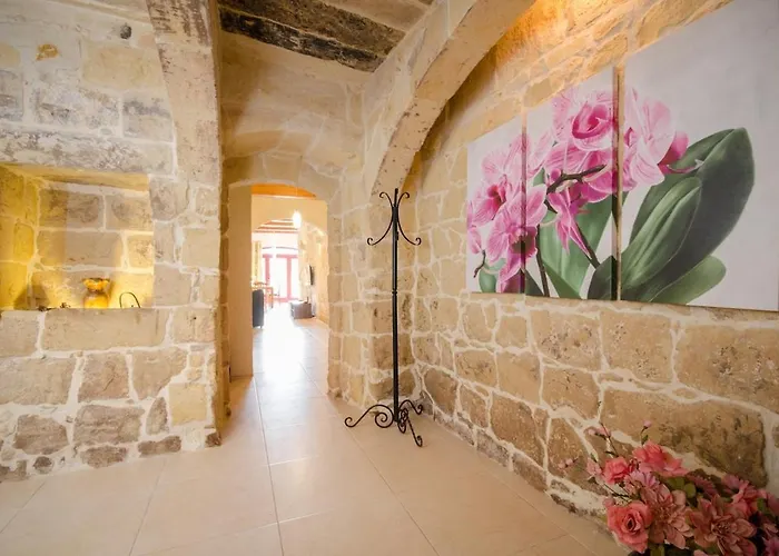 Hébergement de vacances Make A Splash! 3br Farmhouse, Pool & Country Views Munxar