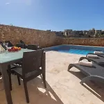 Make A Splash! 3br Farmhouse, Pool & Country Views