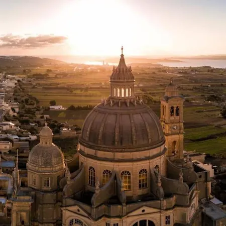 Make A Splash! 3br Farmhouse, Pool & Country Views Munxar