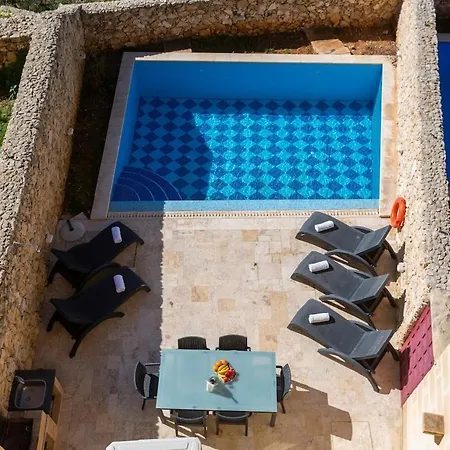 Make A Splash! 3br Farmhouse, Pool & Country Views