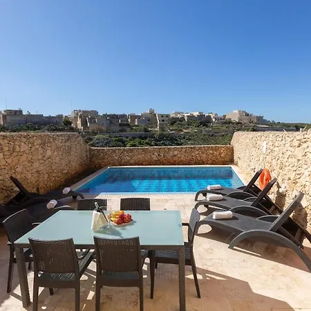 Casa de Férias Make A Splash! 3br Farmhouse, Pool & Country Views Munxar