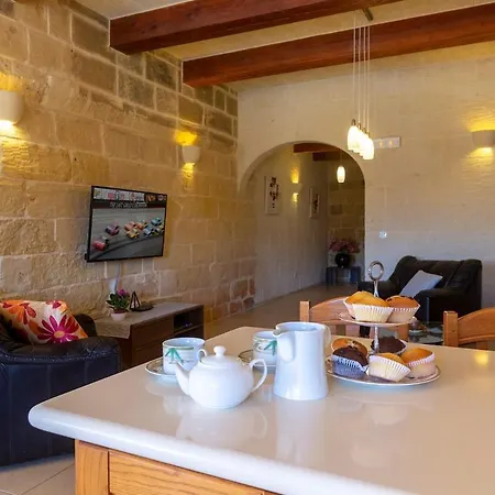 Ferienhaus Make A Splash! 3br Farmhouse, Pool & Country Views Munxar