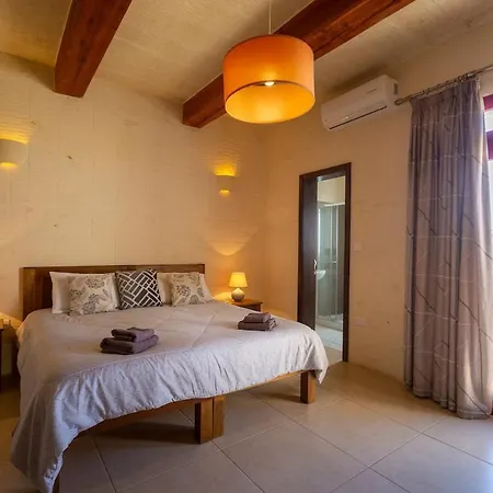 Make A Splash! 3br Farmhouse, Pool & Country Views Munxar