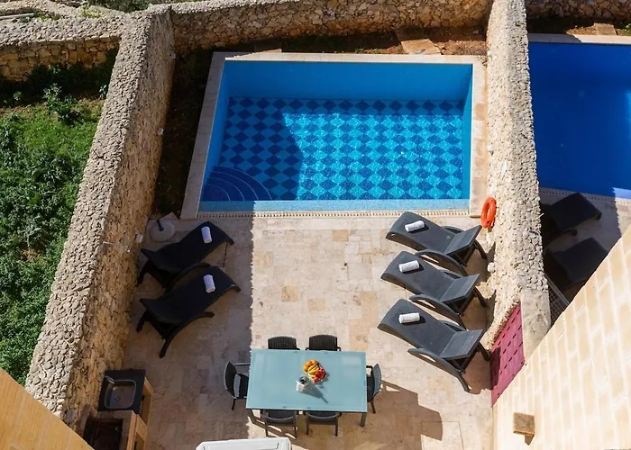 Make A Splash! 3br Farmhouse, Pool & Country Views