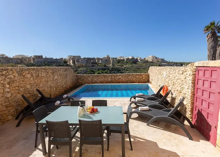 Dom wakacyjny Make A Splash! 3br Farmhouse, Pool & Country Views Munxar